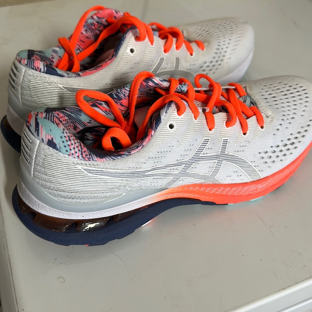 ASICS size 9 tennis shoes